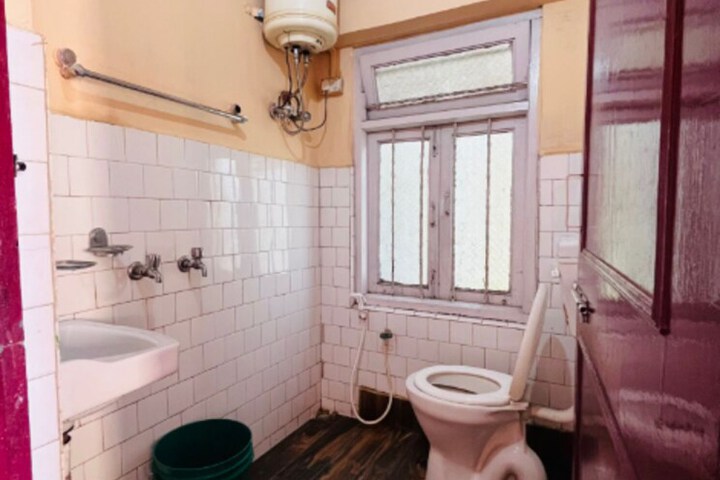 Room 21 of 28