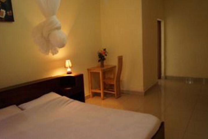 Room 48 of 77
