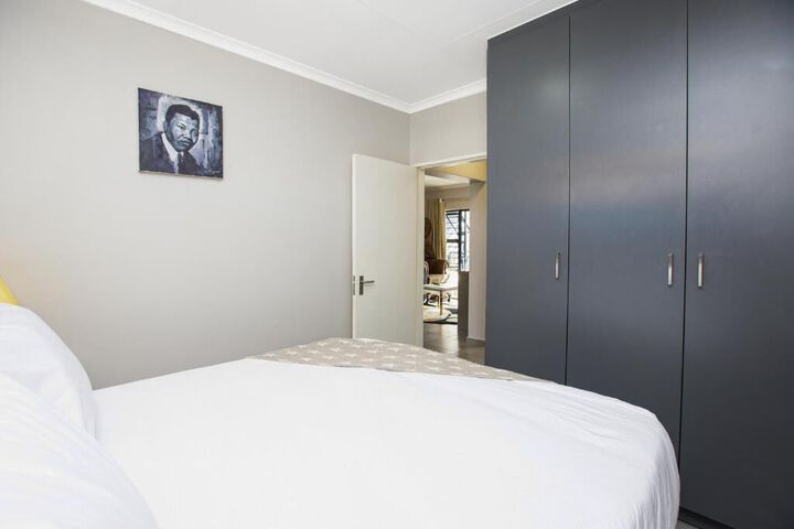 Room 9 of 10