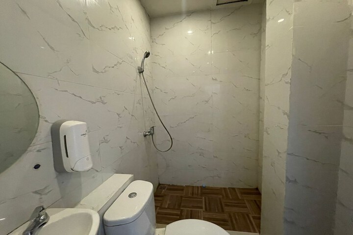 Room 27 of 35