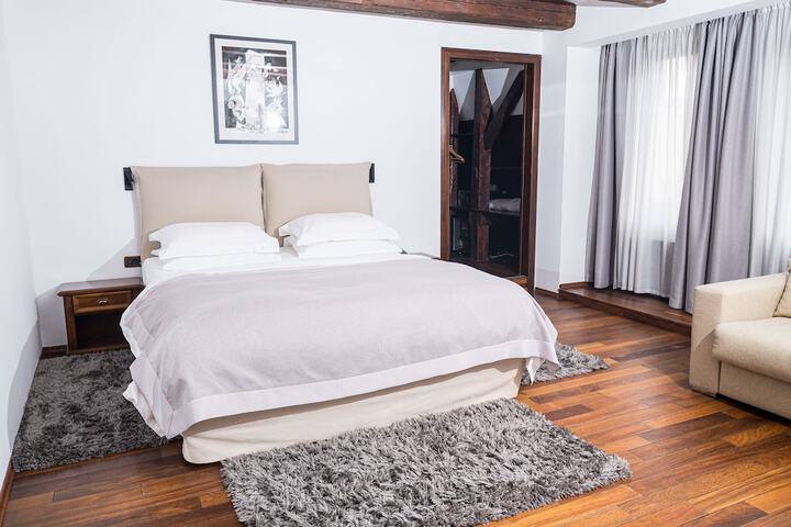 Room 5 of 23