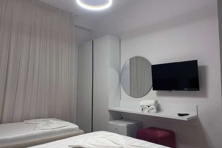 Room 7 of 71