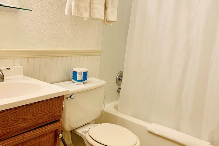 Room 10 of 32