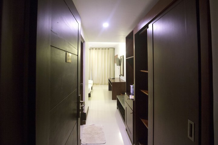 Room 7 of 57
