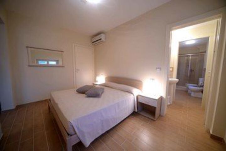 Room 28 of 52