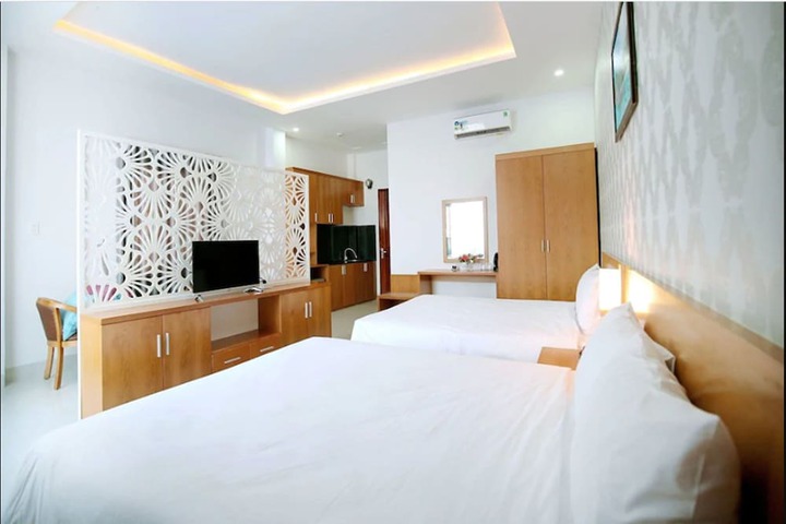 Room 8 of 14