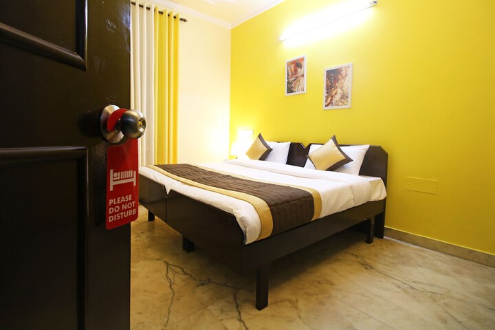 Room 10 of 14
