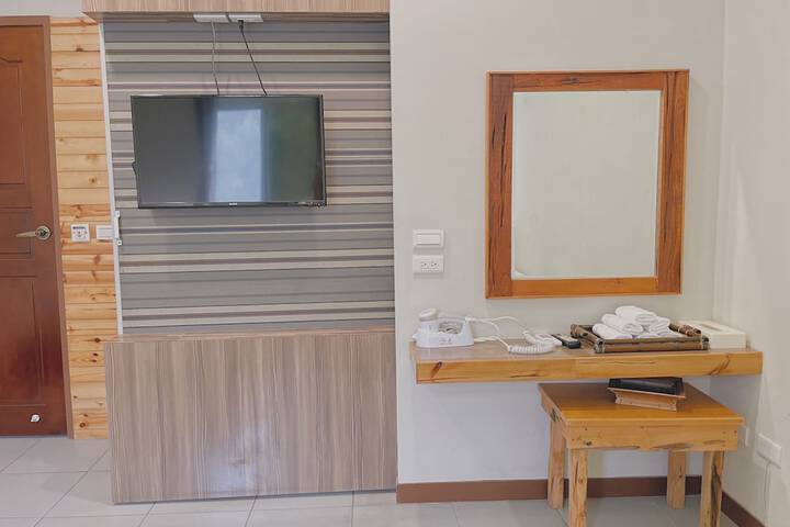 Room 8 of 42