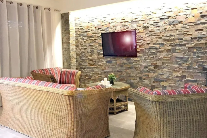 House With 4 Bedrooms in Cretas With Wonderful Mountain View, Terrace and Wifi