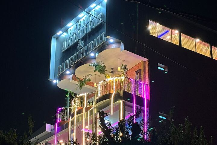 Hotel Anand Lok
