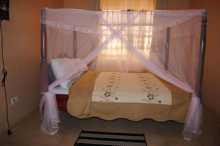 Room 4 of 24