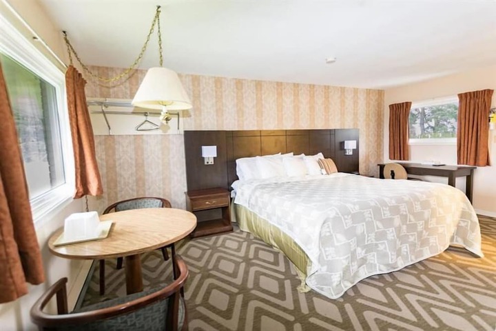 Room 5 of 22