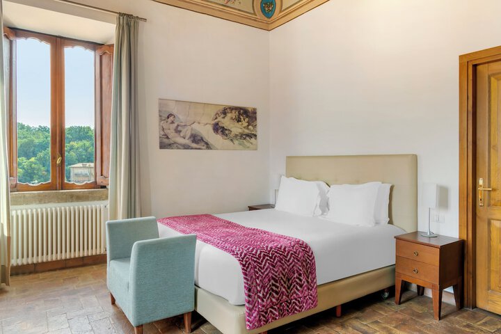 Room 10 of 67