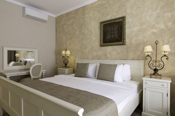 Room 12 of 62