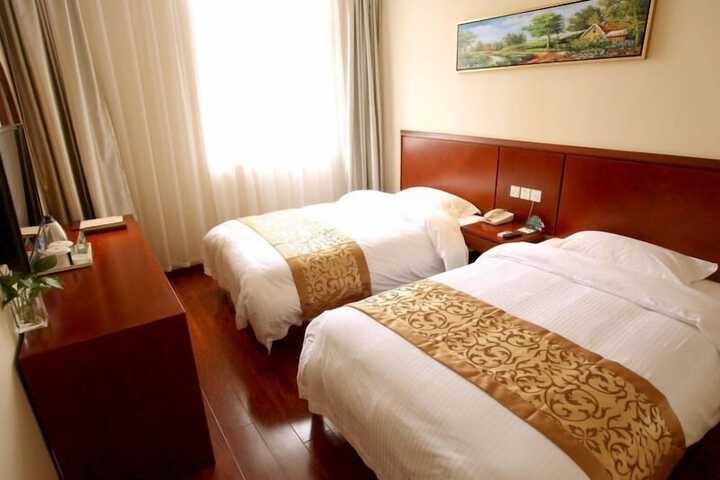 Room 4 of 29