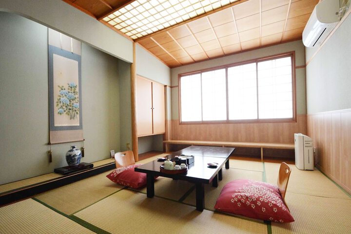 Room 10 of 40