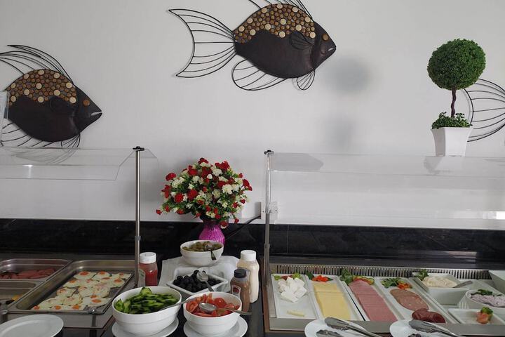 Dining 45 of 57