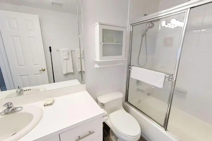 Room 8 of 23