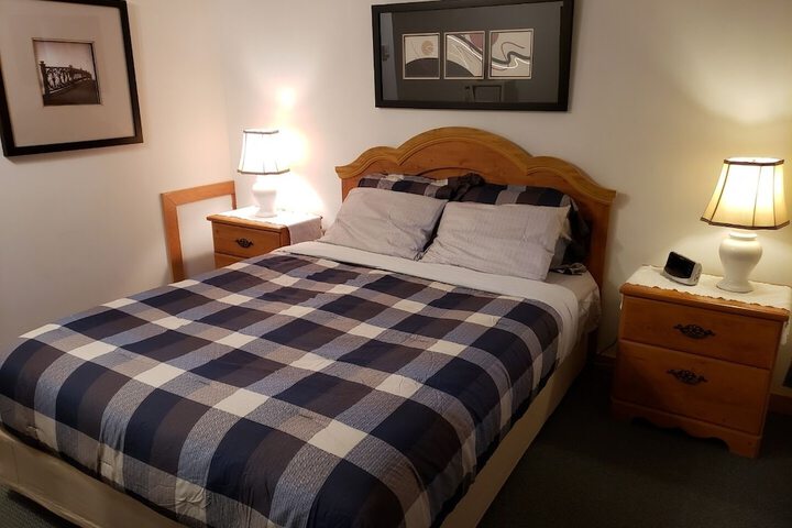 Room 7 of 33