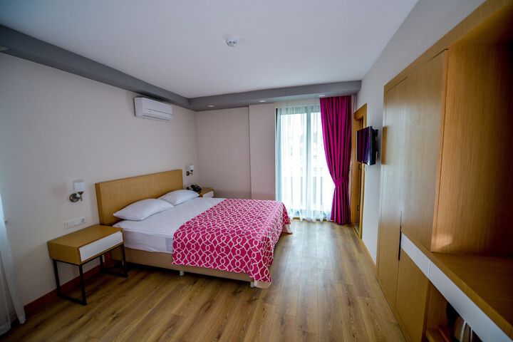 Room 12 of 20