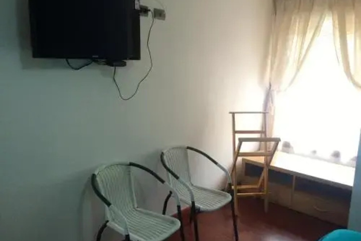 Room 5 of 11