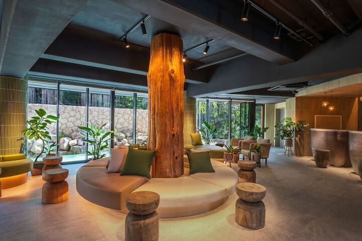 Guest Lobby