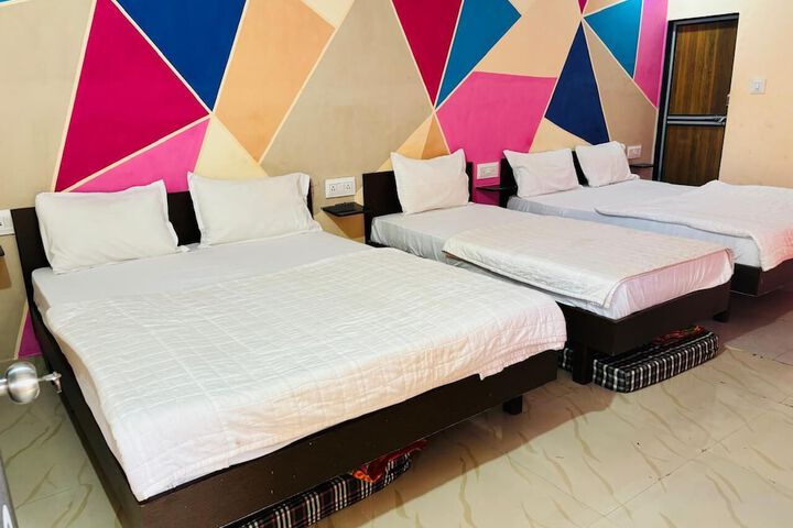 Room 8 of 19
