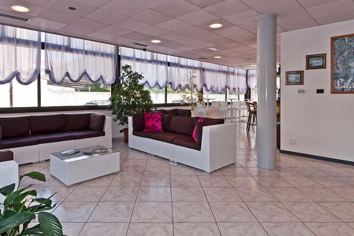 Hotel Interior 4 of 47