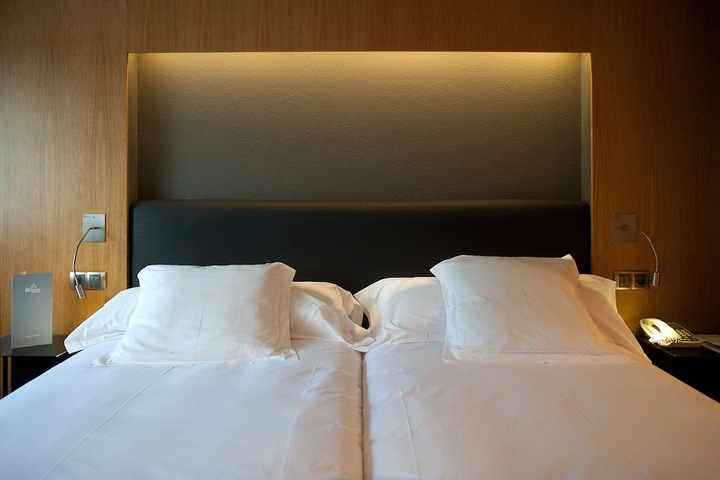 Room 15 of 93