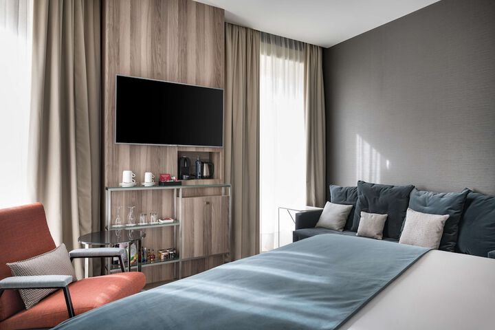 Room 12 of 47