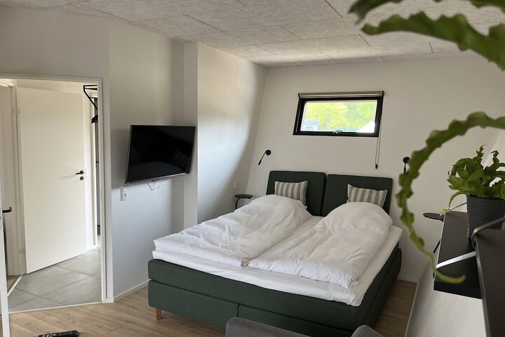 Room 9 of 46