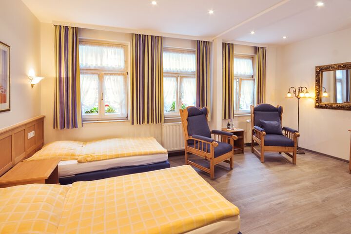 Room 18 of 90