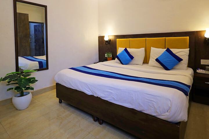 Room 6 of 24