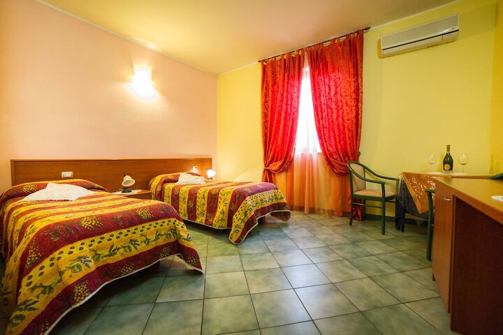 Room 8 of 43