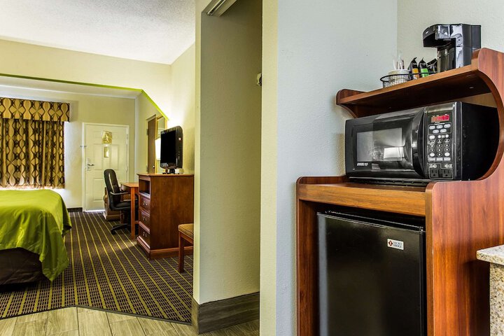 1 King Bed Suite (1 of 2)