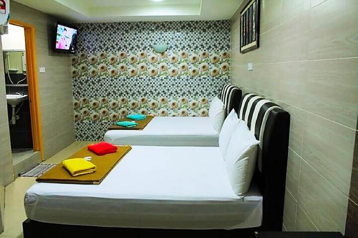 Room 9 of 22