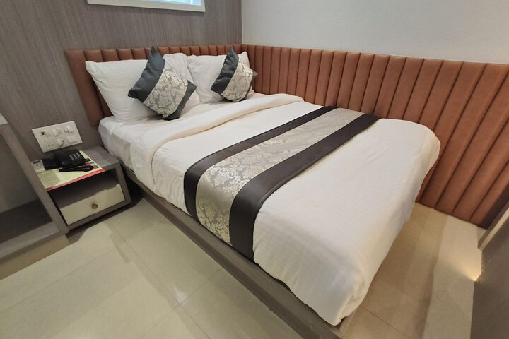 Room 6 of 22