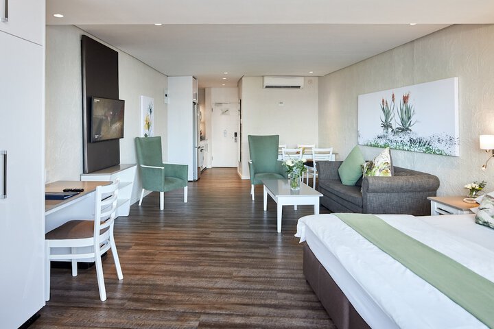 Room 7 of 181