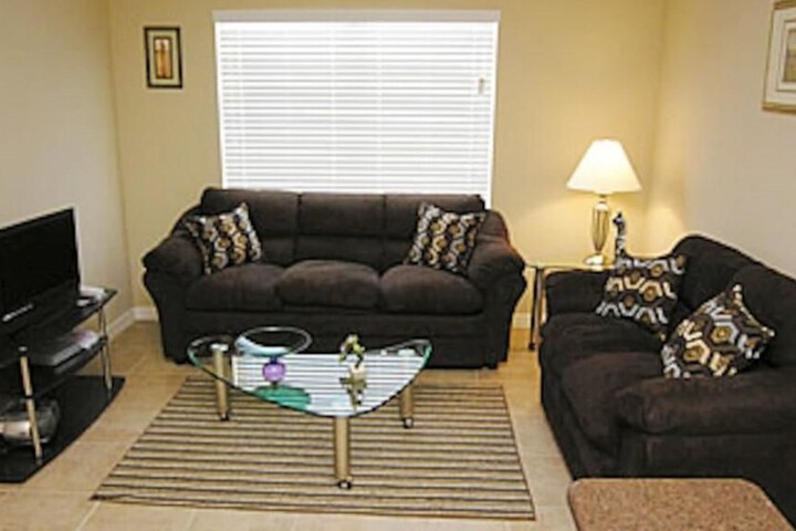 Room 9 of 20