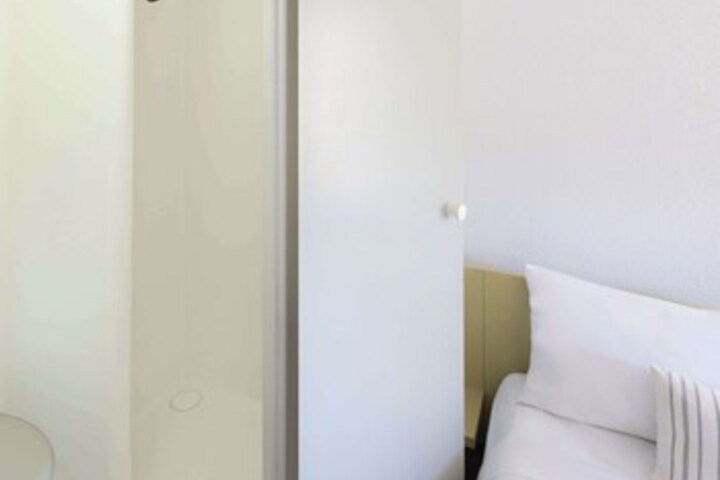 Room 46 of 93