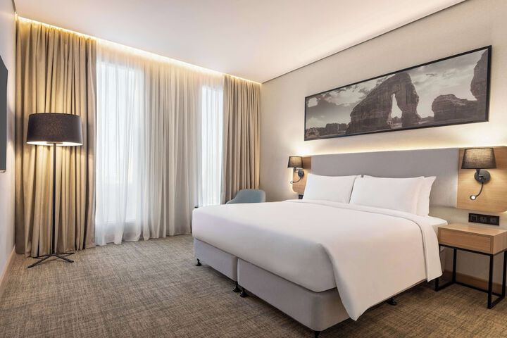 Room 52 of 223