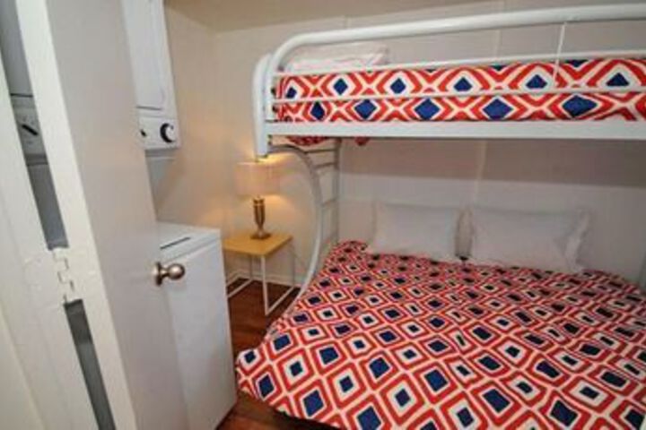 Room 10 of 30