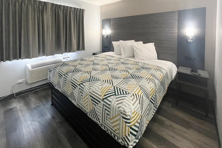 Room 18 of 30