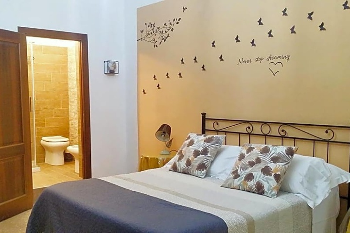 Room 2 of 5