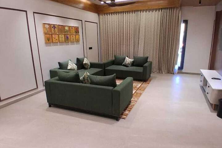 Room 18 of 44