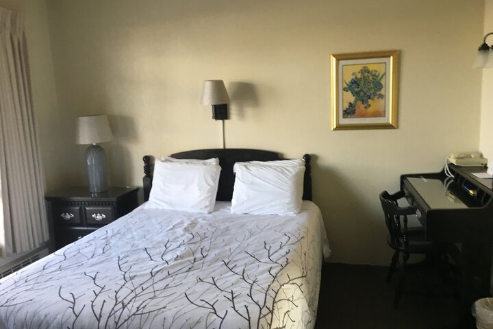 Room 4 of 22