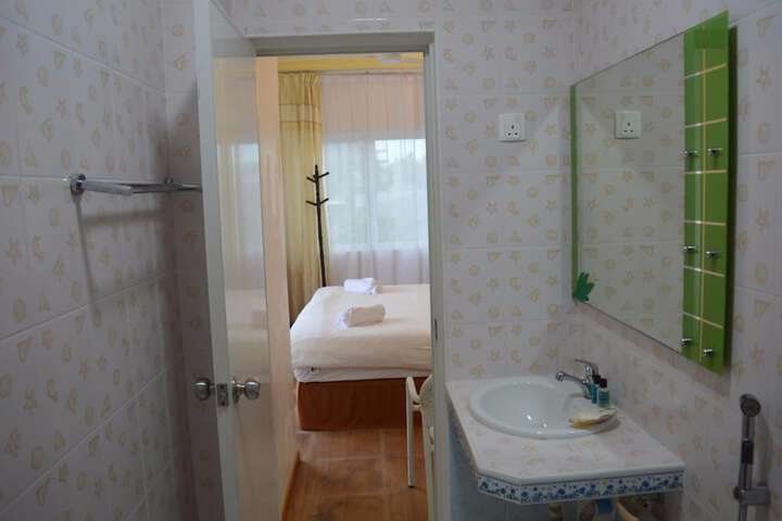 Room 11 of 20