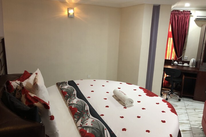 Room 15 of 44