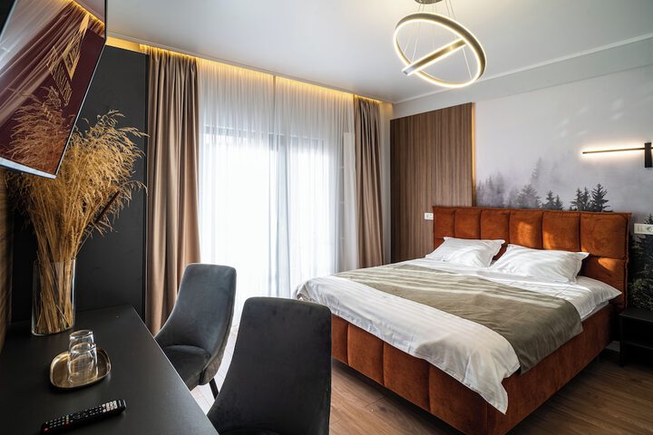 Room 8 of 22