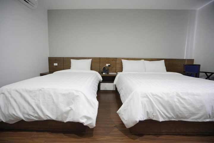 Room 5 of 24